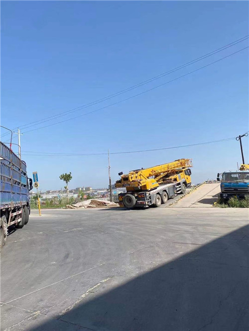 恩施25吨吊车的租赁价格大概是多少？